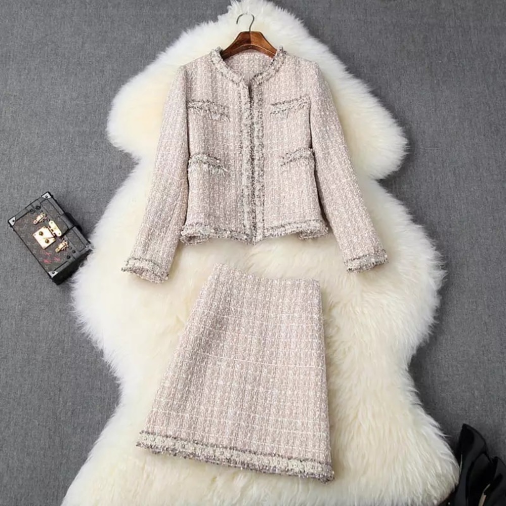 Matching pink tweed skirt set with pearl detail